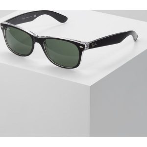RayBan NEW WAYFARER Okulary przeciwsłoneczne greencrystal standard. Szare okulary przeciwsłoneczne marki Ray-Ban. Za 549,00 zł.
