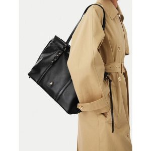 Torebka Beverly Hills Polo Club. Czarne torebki klasyczne Beverly Hills Polo Club, bez wzorów, bez dodatków. Za 229,99 zł.