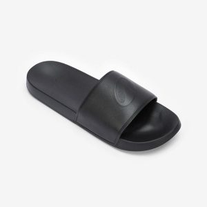 Klapki basenowe Decathlon 500 Collector. Czarne klapki NABAIJI, bez wzorów, z materiału, bez obcasa. Za 69,99 zł.
