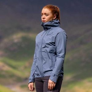 Kurtka przeciwdeszczowa damska Inov-8 Trailshell Jacket. Niebieskie kurtki Inov-8, s, bez wzorów, bez kaptura. Za 560,99 zł.