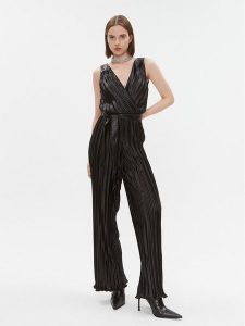 DKNY Sukienka codzienna DD3G4321 Czarny Regular Fit. Czarne kombinezony DKNY, bez wzorów, z syntetyku, bez kołnierzyka, bez ramiączek. Za 499,99 zł.