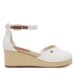 Półbuty Tommy Hilfiger. Białe czółenka TOMMY HILFIGER, bez wzorów, bez obcasa, na koturnie, bez zapięcia. Za 439,99 zł.