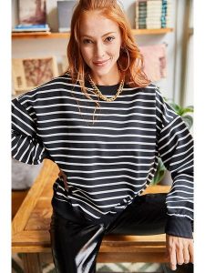 Olalook Bluza w kolorze czarnym rozmiar: L. Czarne bluzy Olalook, l, bez wzorów, bez kaptura. Za 65,85 zł.