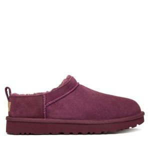 Śniegowce Ugg. Czerwone buty zimowe Ugg, bez obcasa, bez zapięcia. Za 679,99 zł.