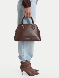 Nine West Torebka CEO-OPAL DREAM-LDA9210 Brązowy ciemny. Brązowe kuferki Nine West, bez wzorów, ze skóry, bez dodatków. Za 249,99 zł.