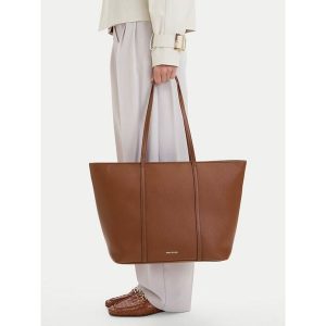 Torebka GINO ROSSI. Brązowe shopper bag Gino Rossi, bez wzorów, bez dodatków. Za 199,99 zł.