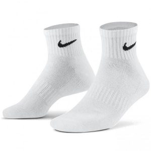 Skarpety Nike Everyday Cushioned Ankle. Białe skarpetki Nike, bez wzorów. Za 69,99 zł.