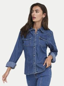 ONLY Koszula jeansowa Sasia 15352339 Niebieski Slim Fit. Niebieskie koszule ONLY, l, bez wzorów, z bawełny, bez kołnierzyka, bez ramiączek. Za 129,99 zł.