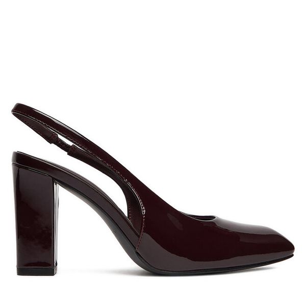 Czółenka JENNY. Czerwone czółenka Jenny, bez wzorów, bez obcasa, bez zapięcia. Za 129,99 zł.