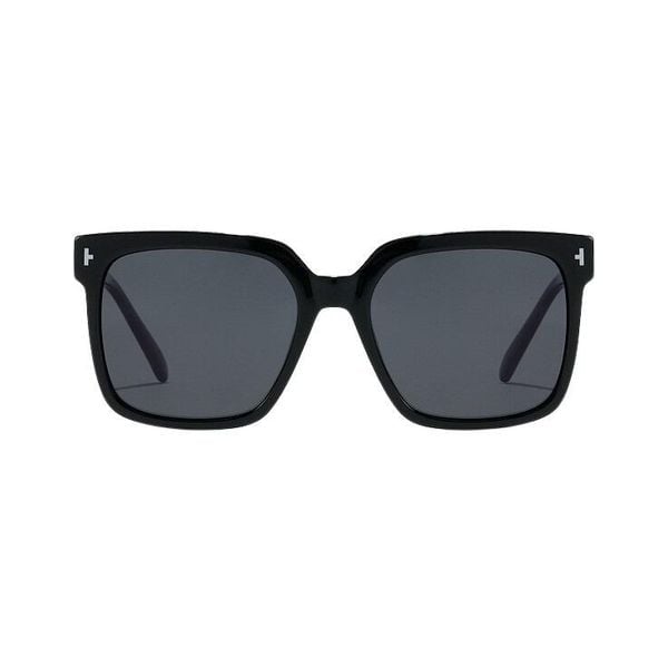 Okulary przeciwsłoneczne z polaryzacją Hawkers Euphoria. Czarne okulary przeciwsłoneczne HAWKERS. W wyprzedaży za 252,15 zł.