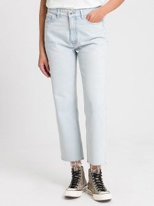 Cross Jeans Dżinsy "Karlie 005" - Regular fit - w kolorze błękitnym rozmiar: W28. Niebieskie jeansy Cross Jeans, z aplikacjami, z bawełny, z podwyższonym stanem. Za 118,56 zł.