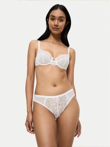 Triumph Figi brazylijskie Delightful Spotlight 10219844 Écru. Figi Triumph, bez wzorów, z syntetyku. Za 39,99 zł.