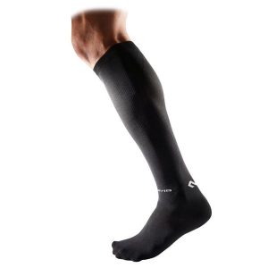 Skarpety kompresyjne McDavid ELITE Recovery. Czarne skarpetki MCDAVID, bez wzorów. Za 241,50 zł.