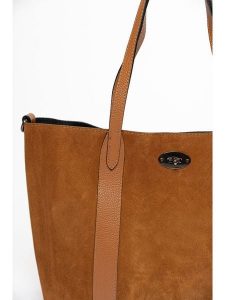 Mia Tomazzi Skórzany shopper bag "Bersezio" w kolorze jasnobrązowym - 45 x 29 x 12 cm rozmiar: onesize. Brązowe shopper bag Mia Tomazzi, bez wzorów, z materiału, na ramię, bez dodatków. Za 369,99 zł.