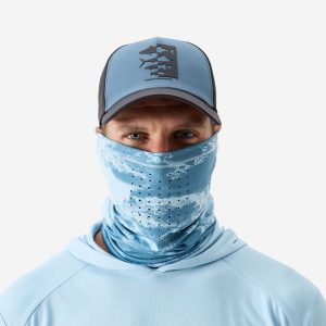 Komin wędkarski Caperlan 500 Anty-UV. Niebieskie szaliki CAPERLAN, bez wzorów, z materiału. Za 34,99 zł.