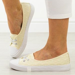 Beżowe tenisówki damskie Lee Cooper 3445. Brązowe balerinki Lee Cooper, bez wzorów, z tkaniny, bez obcasa, bez zapięcia. Za 149,00 zł.