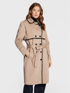 Bruuns Bazaar Trencz Portland Mina BBW2996 Beżowy Regular Fit. Brązowe płaszcze Bruuns Bazaar, bez wzorów, z bawełny, bez kaptura. Za 729,99 zł.