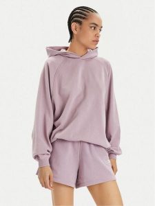 Champion Bluza E10001 Fioletowy Relaxed Fit. Fioletowe bluzy Champion, s, bez wzorów, z bawełny, bez kaptura. Za 179,99 zł.