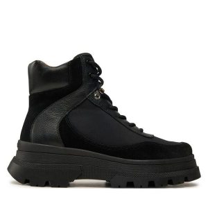 Trzewiki BOSS. Czarne botki Boss, bez wzorów, bez obcasa, na płaskiej podeszwie, bez zapięcia. Za 559,99 zł.