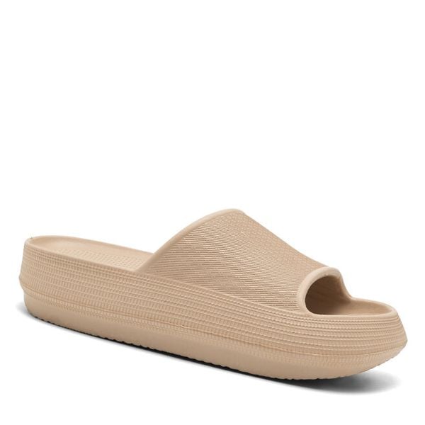 Klapki MEXX. Brązowe klapki Mexx, bez wzorów, bez obcasa. Za 69,99 zł.