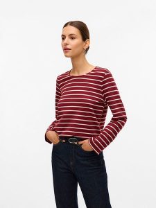 Vero Moda Koszulka w kolorze czerwonym rozmiar: XL. Czerwone bluzki Vero Moda, xl, bez wzorów, bez kołnierzyka, bez ramiączek. Za 105,38 zł.