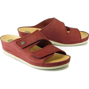 DR. BRINKMANN 701049-41 bordeaux, klapki profilaktyczne damskie. Czerwone klapki Dr. Brinkmann, bez wzorów, ze skóry, bez obcasa. Za 309,90 zł.