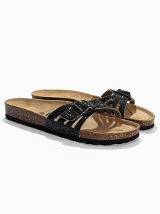 BACKSUN Skórzane klapki "Venecia" w kolorze czarnym rozmiar: 38. Czarne klapki Backsun, bez wzorów, z materiału, z otwartym noskiem, bez obcasa. Za 130,99 zł.