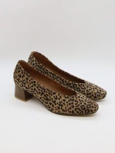 Bellucci Czółenka w kolorze beżowo-czarnym rozmiar: 40. Brązowe czółenka Bellucci, bez wzorów, bez obcasa, bez zapięcia. Za 100,99 zł.