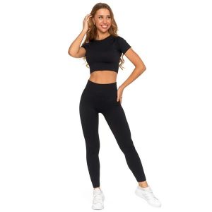 Czarny Damski Sportowy Komplet Top+Legginsy Moraj. Czarne legginsy Moraj, bez wzorów, z tkaniny, z podwyższonym stanem, krótkie. Za 119,00 zł.