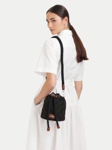 Max Mara Torebka 2616511029650 Czarny. Czarne torebki klasyczne Max Mara, bez wzorów, z materiału, bez dodatków. Za 517,99 zł.
