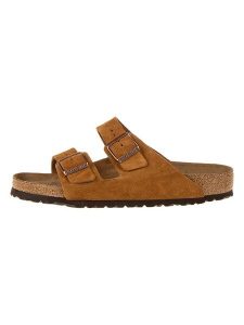 Birkenstock Skórzane klapki "Arizona" w kolorze jasnobrązowym rozmiar: 41. Brązowe klapki Birkenstock, bez wzorów, z otwartym noskiem, bez obcasa. Za 465,55 zł.