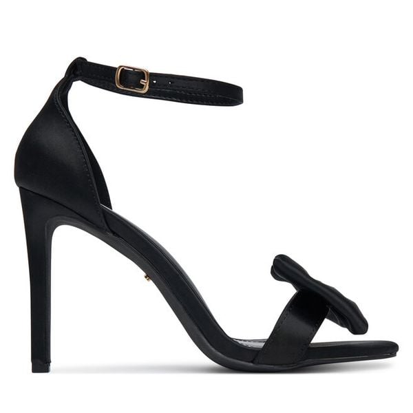 Sandały DeeZee. Czarne sandały DeeZee, bez wzorów, bez obcasa, na szpilce, bez zapięcia. Za 149,99 zł.