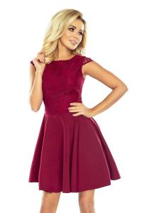Sukienka Elegancka Rozkloszowana z Koronką - Bordowa. Czerwone sukienki NUMOCO, s, bez wzorów, z koronki, eleganckie, bez kołnierzyka, bez ramiączek, rozkloszowane. Za 260,90 zł.