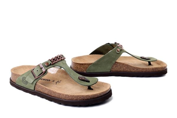 DR. BRINKMANN 701003-07 grun, klapki japonki damskie. Zielone klapki Dr. Brinkmann, bez wzorów, ze skóry, bez obcasa. Za 289,90 zł.