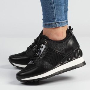 Czarne sneakersy półbuty damskie Vinceza 10733. Czarne półbuty VINCEZA, bez wzorów, ze skóry, bez obcasa, na koturnie, bez zapięcia. Za 139,00 zł.