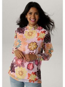 Aniston Bluzka w kolorze jasnoróżowym ze wzorem rozmiar: 38. Różowe bluzki Aniston, bez wzorów, bez kołnierzyka, bez ramiączek. Za 95,95 zł.