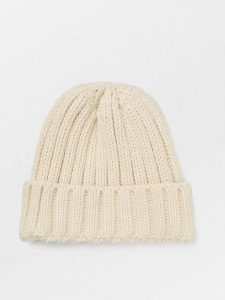 Becksöndergaard Czapka beanie w kolorze kremowym rozmiar: onesize. Brązowe czapki Becksöndergaard, bez wzorów, z materiału. Za 82,99 zł.