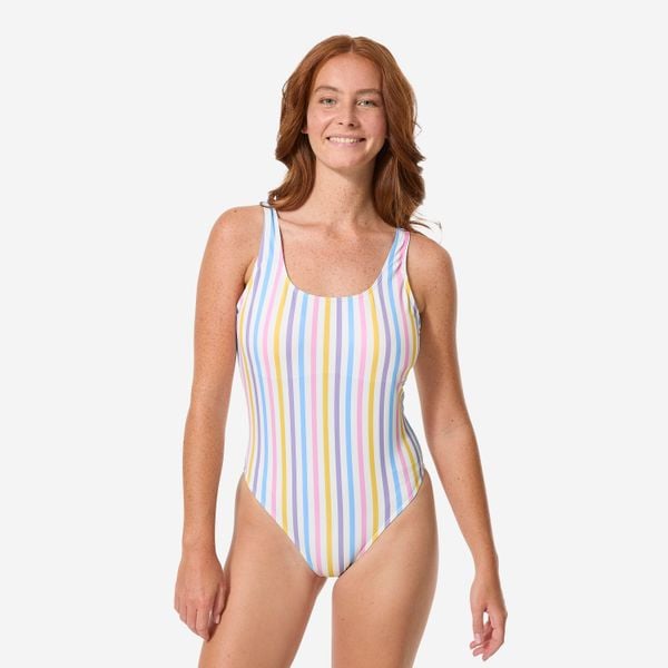 Kostium kąpielowy jednoczęściowy surfingowy damski Decathlon Aurely. Białe stroje jednoczęściowe OLAIAN, bez wzorów, z elastanu. Za 69,99 zł.