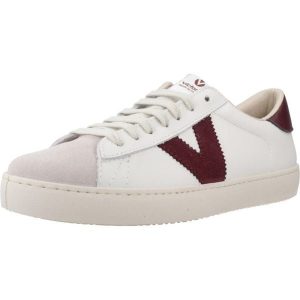 Buty VICTORIA 1126142 Biały. Białe buty trekkingowe VICTORIA, ze skóry, bez zapięcia. W wyprzedaży za 333,00 zł.