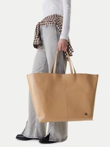 G-Star Raw Torebka C-LDA8145A Beżowy. Brązowe shopper bag G-Star Raw, bez wzorów, ze skóry, bez dodatków. Za 249,99 zł.