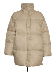 MOSS COPENHAGEN Kurtka pikowana "Diona" w kolorze beżowym rozmiar: M/L. Brązowe kurtki Moss Copenhagen, l, bez wzorów, bez kaptura. Za 237,17 zł.