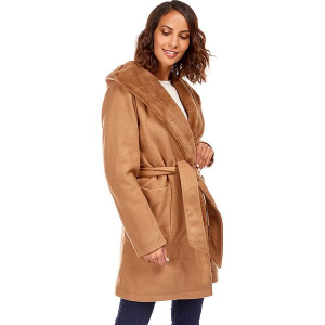 Płaszcz w kolorze jasnobrązowym. Brązowe płaszcze marki Winter Time. W wyprzedaży za 227,95 zł.
