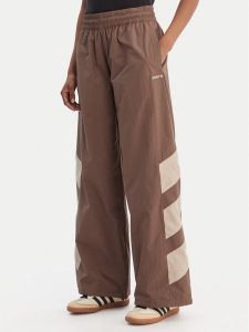 Adidas Spodnie dresowe Blocked Washed KD8790 Brązowy Loose Fit. Brązowe spodnie dresowe ADIDAS, l, bez wzorów, z dresówki. Za 349,99 zł.