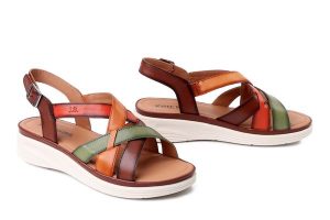 JOSEF SEIBEL 76407 205 602 Sevran 07 grun-multi, sandały damskie. Sandały Josef Seibel, bez wzorów, ze skóry, bez obcasa, bez zapięcia. Za 389,90 zł.