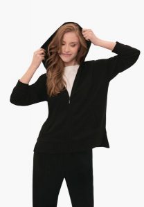 Bluza z kapturem B-FLORENCE. Czarne bluzy Volcano, s, bez wzorów, z elastanu, z kapturem. Za 179,99 zł.