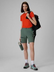 4F Spodenki trekkingowe szybkoschnące damskie - khaki XL. Brązowe szorty 4f, bez wzorów, z materiału, wizytowe. Za 199,99 zł.