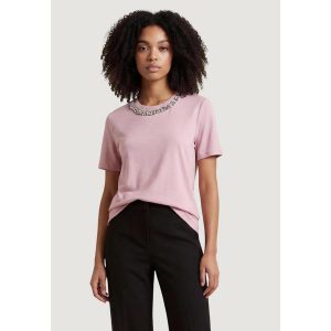 Koszulka crop top Kobieta ONLY ONLPARKER S/S O-NECK BLING TOP BOX JRS. Czerwone topy ONLY, s, bez wzorów, z materiału, bez kołnierzyka, bez ramiączek. Za 154,20 zł.