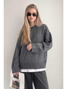 Happiness Istanbul Sweter w kolorze antracytowym rozmiar: M. Czarne swetry oversize Happiness Istanbul, m, bez wzorów, bez ramiączek. Za 171,28 zł.