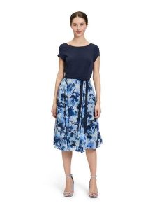 Vera Mont Sukienka w kolorze granatowo-błękitnym rozmiar: 44. Niebieskie sukienki Vera Mont, bez wzorów, z tkaniny, bez kołnierzyka, bez ramiączek, mini, rozkloszowane. Za 260,99 zł.