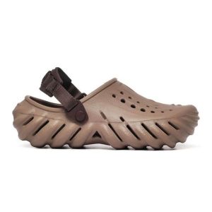 Klapki Crocs Echo clog 207937-2Q9 brązowe. Brązowe klapki bez wzorów, bez obcasa. Za 462,92 zł.